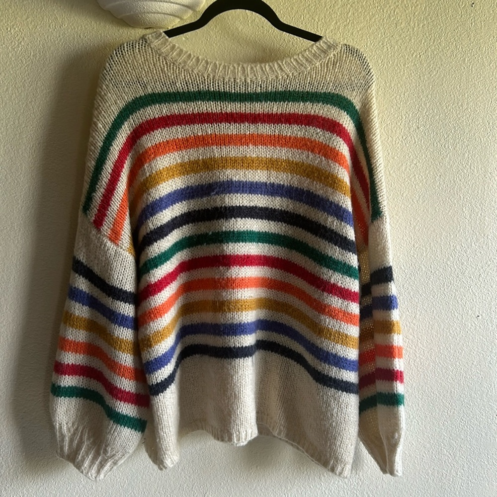Entro rainbow sweater